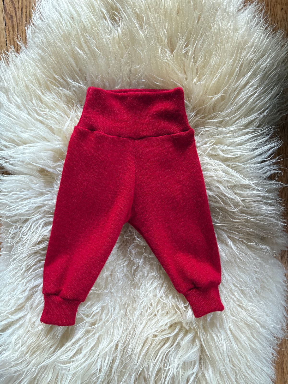 Second Story SWANTS -red- 3-6m