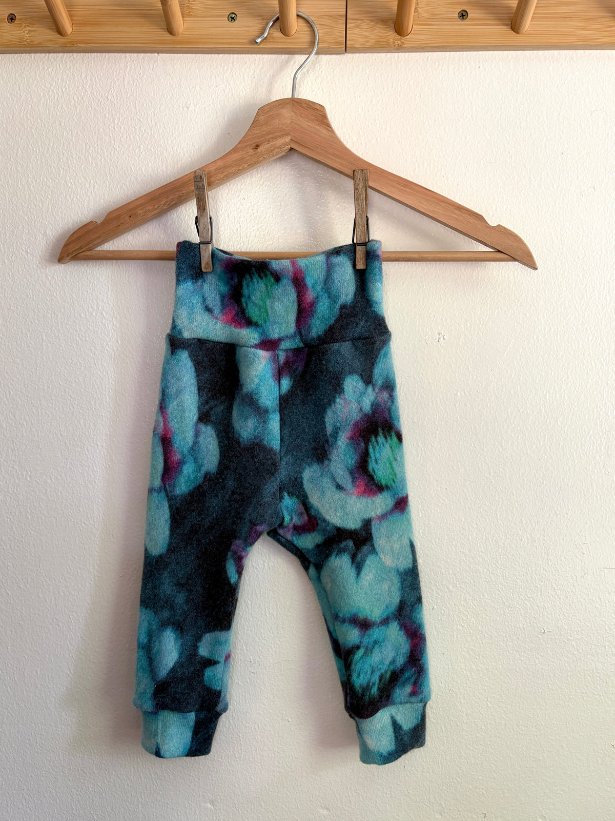 Second Story SWANTS blue floral